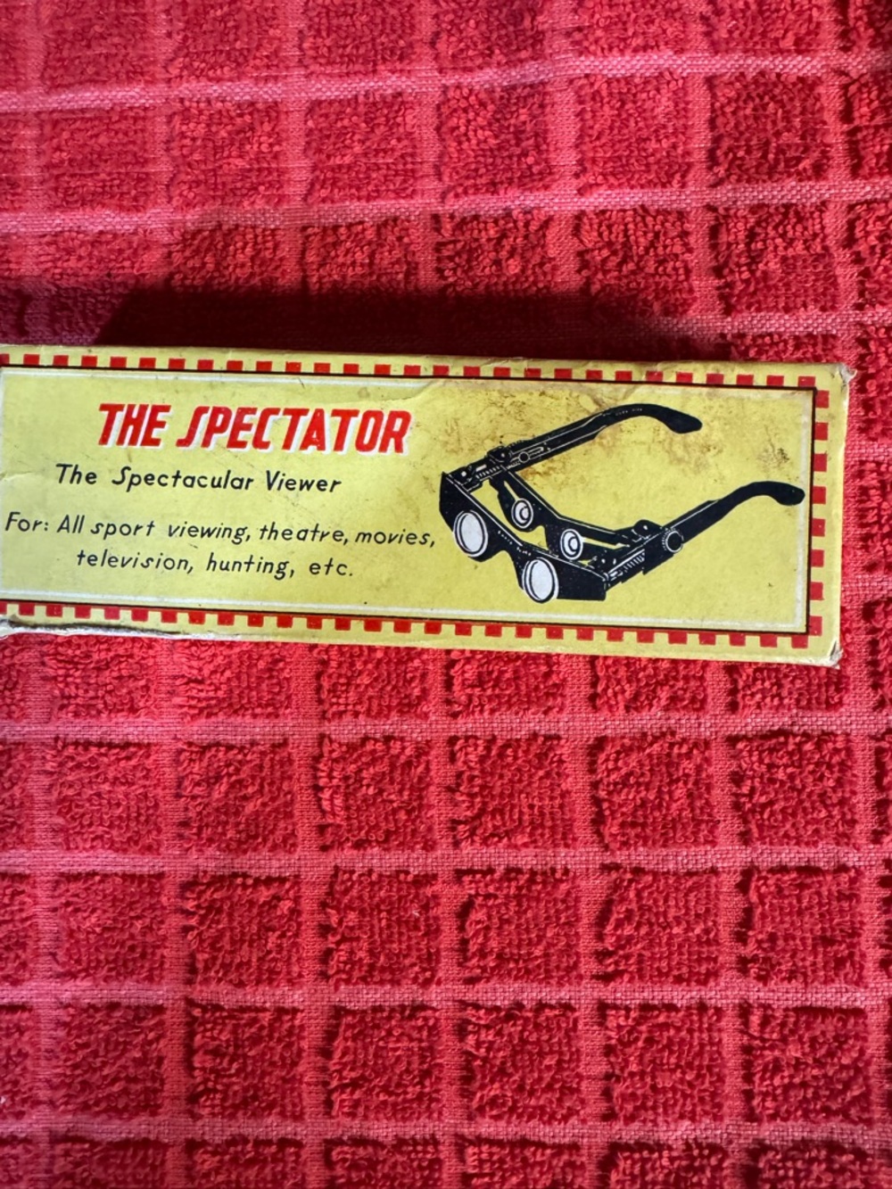 The Spectacular Viewer - Yellow